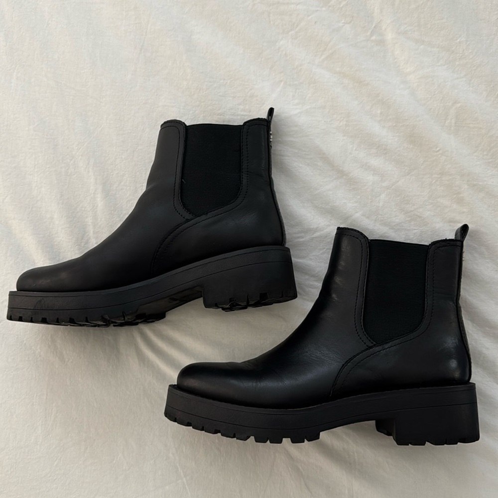 Gently used Sam Edelman Chelsea Boots - 7.5